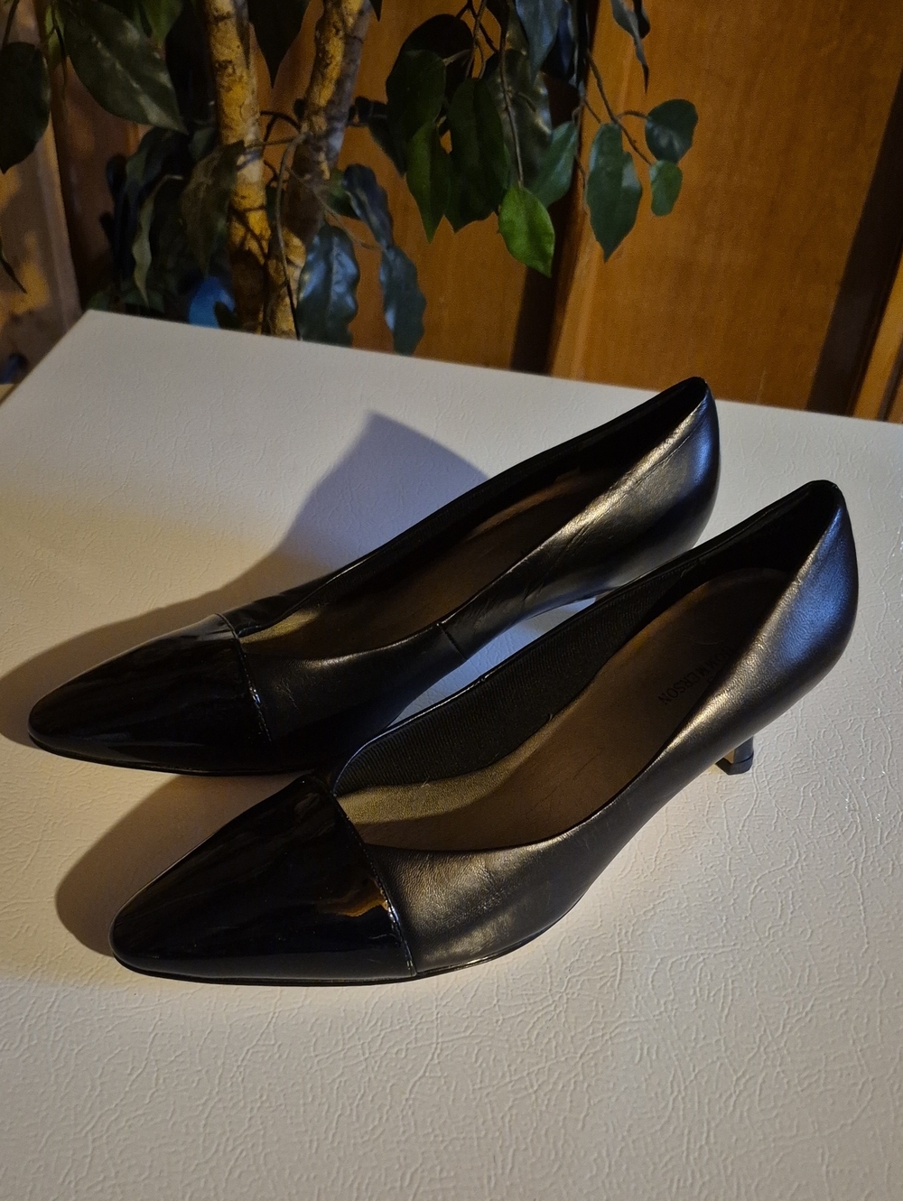 Classic Black Leather Pointed-Toe Kitten Heel Pumps